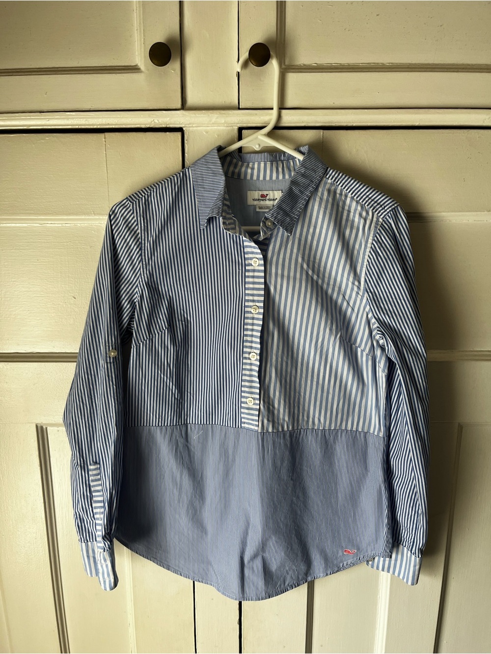 Vineyard Vines - Blue Striped Button Up Shirt - Women’s Size 4
